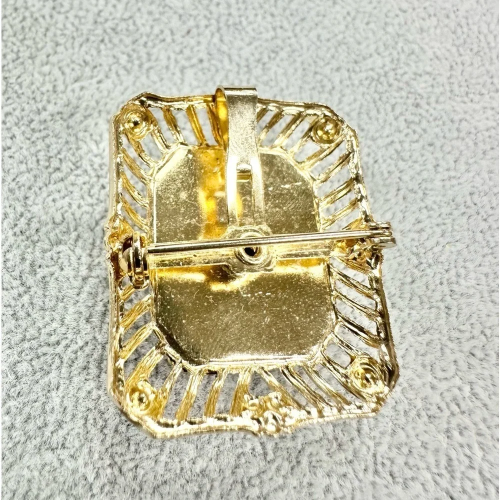 Vintage Coro Gold Tone Faceted Purple Glass Rhinestone Faux Pearl Brooch Pendant